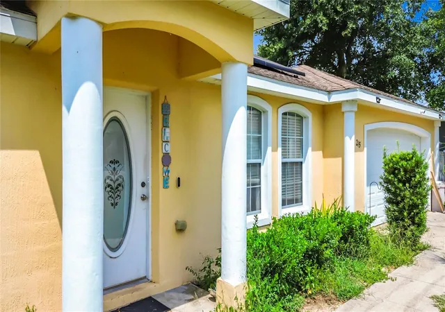Photo 2 of Single family home for sale at 215 Oak Cir, Ocala, FL 34472 | MLS# N6145397 | Listing updated on 2026-09-17