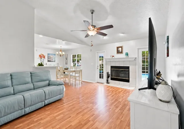 Photo 4 of Single family home for sale at 1009 Spring Loop Wy, Winter Garden, FL 34787 | MLS# O6434327 | Listing updated on 2026-09-02