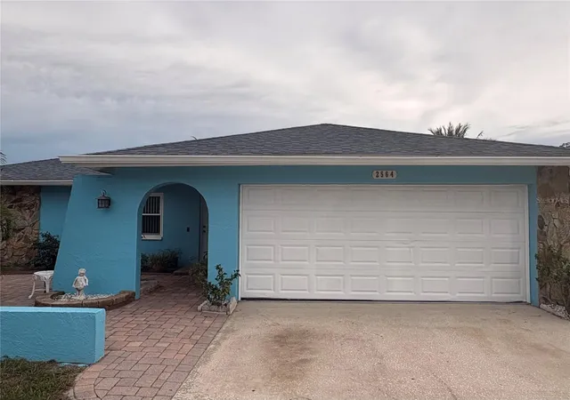 Photo 1 of Single family home for sale at 2564 Surrey Dr, Palm Harbor, FL 34684 | MLS# TB8539743 | Listing updated on 2026-10-04
