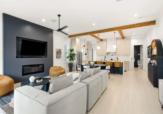 Photo 2 of Townhouse for sale at 501 W Warren Ave #2, Tampa, FL 33602 | MLS# TB8539750 | Listing updated on 2026-09-14