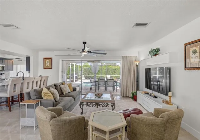 4th image of 11 Old Trail Rd, Englewood, FL 34223 | MLS# TB8539756