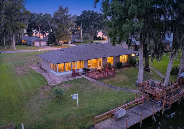 Photo 3 of Single family home for sale at 235 Temple Cir, Eustis, FL 32726 | MLS# O6434359 | Listing updated on 2026-08-28