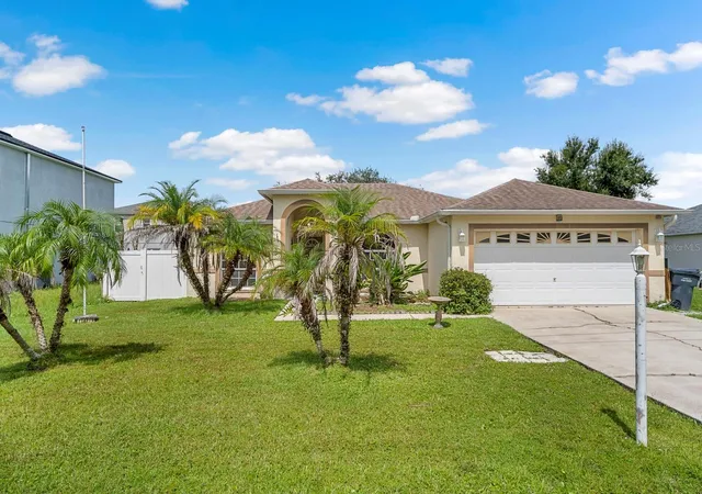 Photo 2 of Single family home for sale at 705 Robin Ct, Kissimmee, FL 34759 | MLS# S5155803 | Listing updated on 2026-09-23