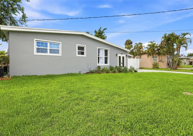 2nd image of 6488 Angle Pl, North Port, FL 34287 | MLS# C7529699