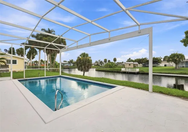3rd image of 6488 Angle Pl, North Port, FL 34287 | MLS# C7529699