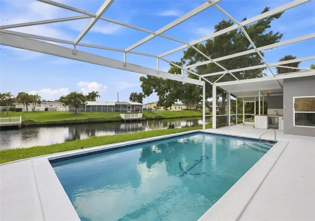 4th image of 6488 Angle Pl, North Port, FL 34287 | MLS# C7529699