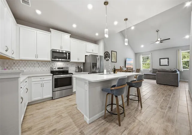 3rd image of 5636 Silverbridge Trl, Bradenton, FL 34211 | MLS# A4703264