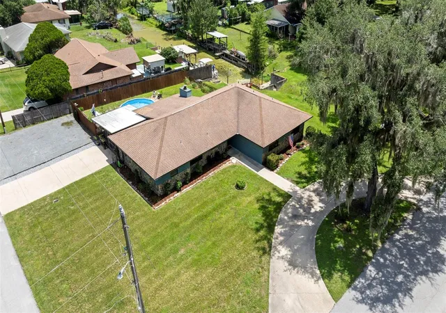 2nd image of 1351 Cr 482n, Lake Panasoffkee, FL 33538 | MLS# O6434403