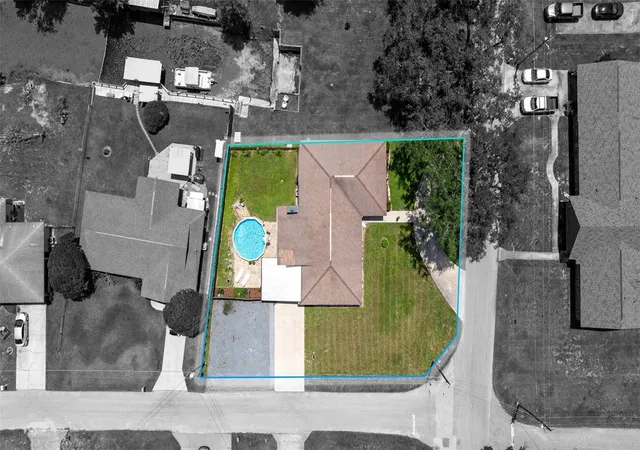 3rd image of 1351 Cr 482N, Lake Panasoffkee, FL 33538 | MLS# O6434403