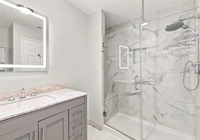 2nd image of 4264 Central Sarasota Pkwy, SARASOTA, FL 34238