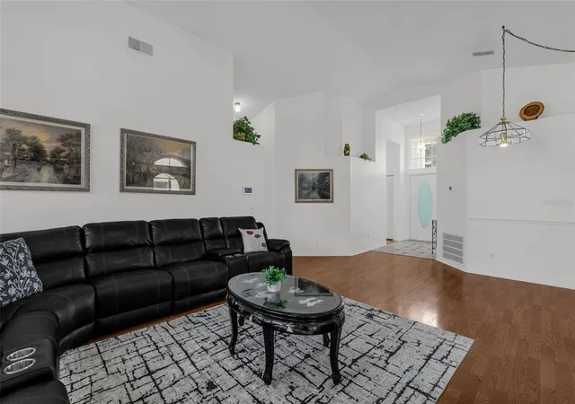 Photo 4 of Single family home for sale at 502 Brightview Dr, Lake Mary, FL 32746 | MLS# O6434412 | Listing updated on 2026-10-06