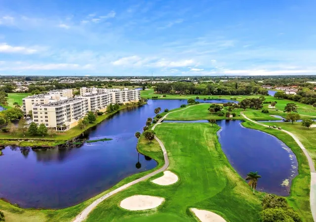 Photo 3 of Condo for sale at 1200 Country Clb Dr #2106, Largo, FL 33771 | MLS# TB8539811 | Listing updated on 2026-10-05