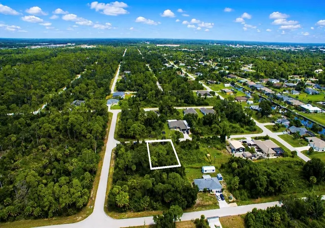 4th image of 17199 Cliff Ave, Port Charlotte, FL 33948 | MLS# C7529704