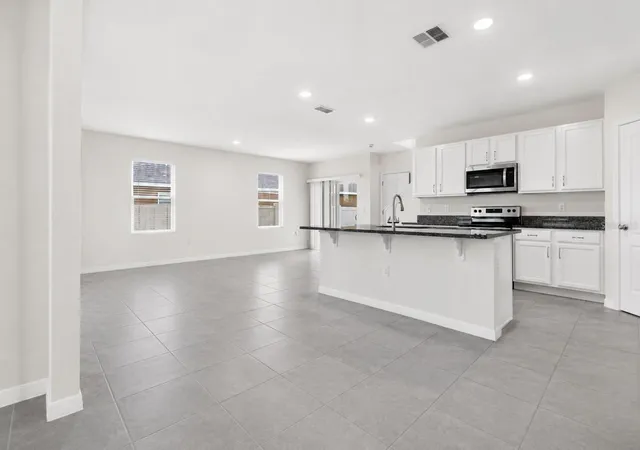 3rd image of 1021 Silverbell Trl, St Cloud, FL 34771 | MLS# O6434414
