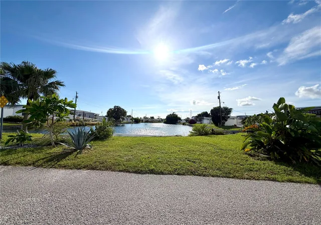 Photo 17 of Manufactured home for sale at 118 51st Avenue Ter W, Bradenton, FL 34207 | MLS# TB8539824 | Listing updated on 2026-09-04