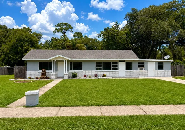 3rd image of 8 Smyrna Dr, Debary, FL 32713 | MLS# O6434433
