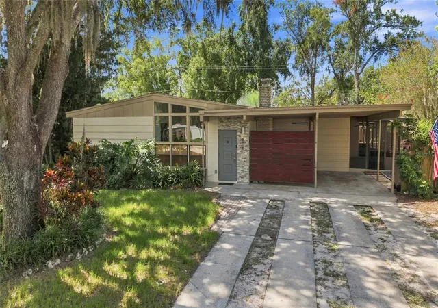 Single family home for sale at 809 E River Dr, TEMPLE TERRACE, FL 33617 | MLS# TB8539835