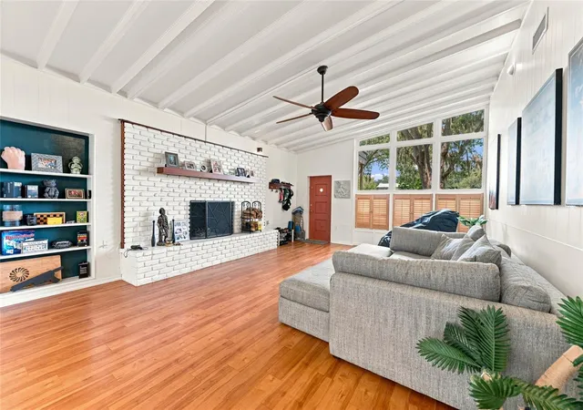 Photo 2 of Single family home for sale at 809 E River Dr, Temple Terrace, FL 33617 | MLS# TB8539835 | Listing updated on 2026-09-12