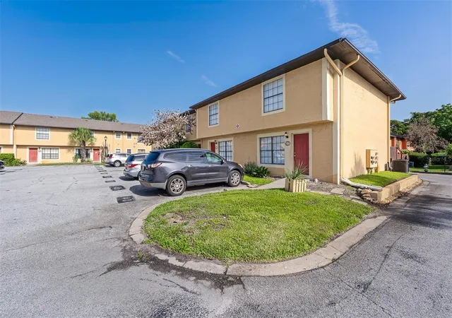Photo 3 of Condo for sale at 7476 Woodburn Ct #38, Winter Park, FL 32792 | MLS# O6434437 | Listing updated on 2026-09-14