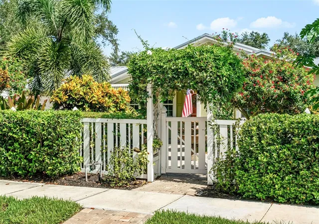 2nd image of 1907 Magnolia St, Sarasota, FL 34239 | MLS# A4703284