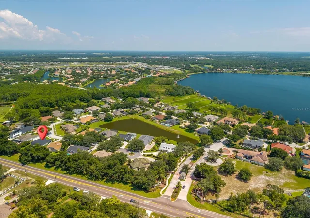 5th image of 1070 Ceasars Ct, Mount Dora, FL 32757 | MLS# O6434456