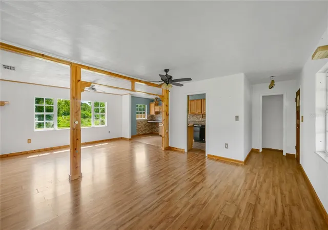 5th image of 1619 N Dover Rd, Dover, FL 33527 | MLS# TB8539862
