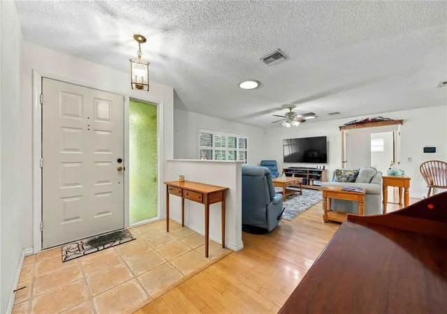 Photo 3 of Single family home for sale at 3520 White Oak Ct, Lake Wales, FL 33898 | MLS# K4903714 | Listing updated on 2026-09-13