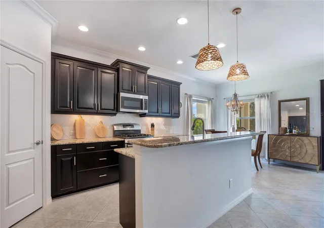 3rd image of 12225 Whisper Lake Dr, Bradenton, FL 34211 | MLS# A4703293