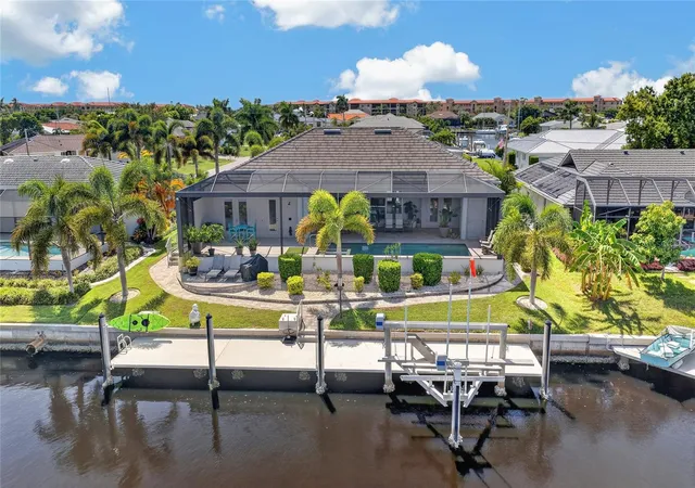 2nd image of 76 Hibiscus Dr, Punta Gorda, FL 33950 | MLS# C7529718