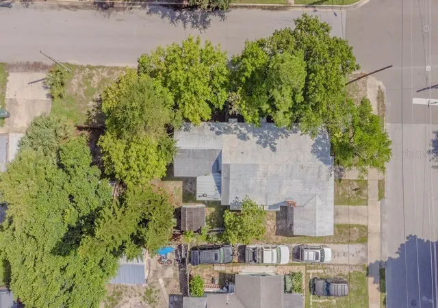 2nd image of 1323 18th Ave W, Bradenton, FL 34205 | MLS# TB8539881