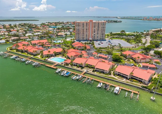 Listing Photo 2 - Condo for sale in building located at 4780 Brittany Dr S, ST PETERSBURG, FL 33715 - Unit #114