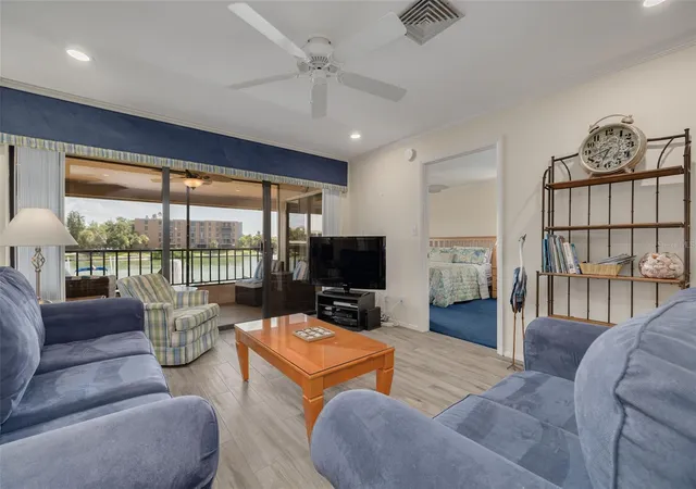 Listing Photo 5 - Condo for sale in building located at 4780 Brittany Dr S, ST PETERSBURG, FL 33715 - Unit #114