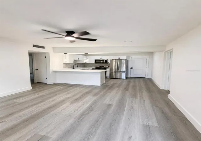 Photo 3 of Single family home for sale at 101 Club Rd, Sanford, FL 32771 | MLS# O6434478 | Listing updated on 2026-09-23