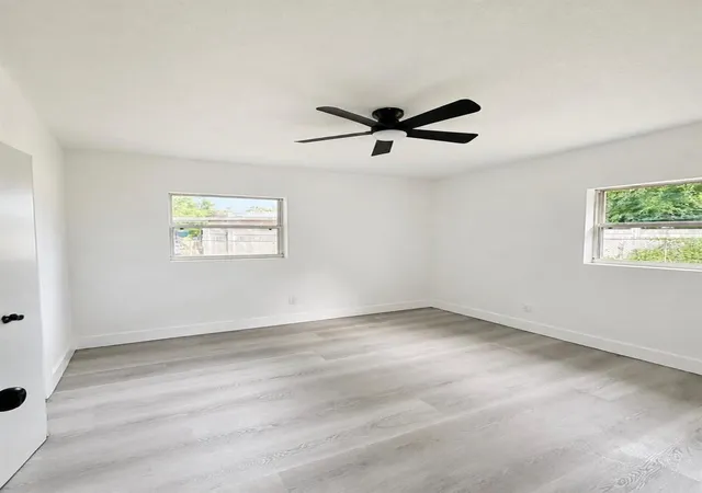 Photo 4 of Single family home for sale at 101 Club Rd, Sanford, FL 32771 | MLS# O6434478 | Listing updated on 2026-09-23