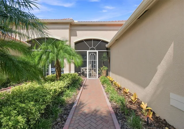 Photo 3 of House for sale at 4874 Marble Springs Cir, Wimauma, FL 33598 | MLS# TB8539888 | Listing updated on 2026-10-21