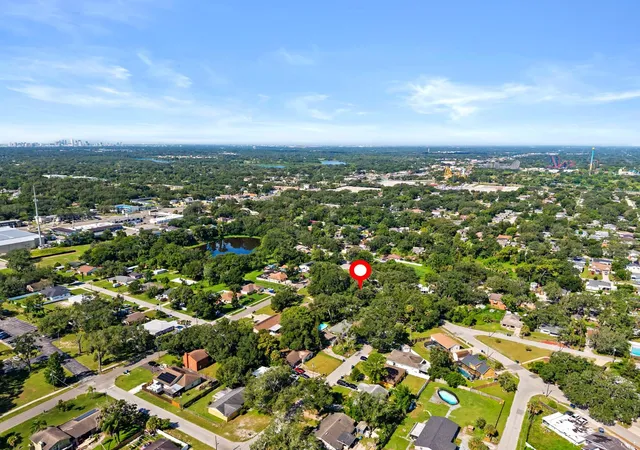 5th image of 9609 Takomah Trl, Tampa, FL 33617 | MLS# TB8539902