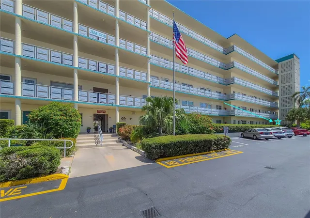 image of 2960 59th St S #101, Gulfport, FL 33707 | MLS# TB8539903