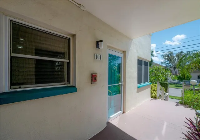 image of 2960 59th St S #101, Gulfport, FL 33707 | MLS# TB8539903