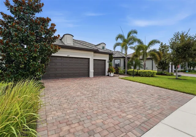 Photo 3 of Single family home for sale at 6839 Chester Trl, Bradenton, FL 34202 | MLS# A4703306 | Listing updated on 2026-10-09