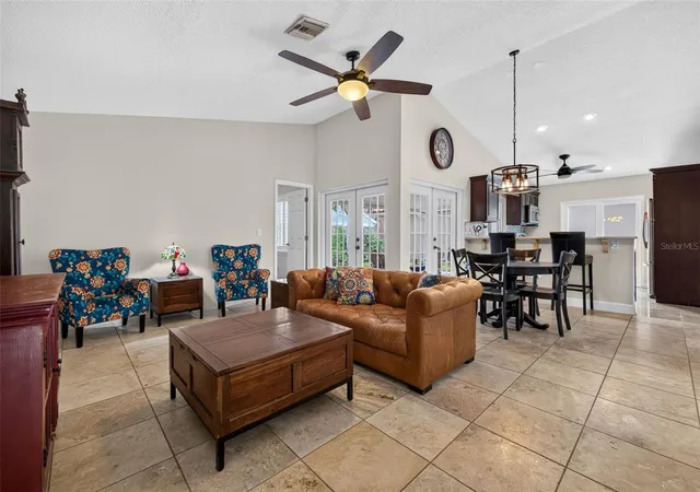 4th image of 495 St Tropez Cir Ne, St Petersburg, FL 33703 | MLS# TB8539909