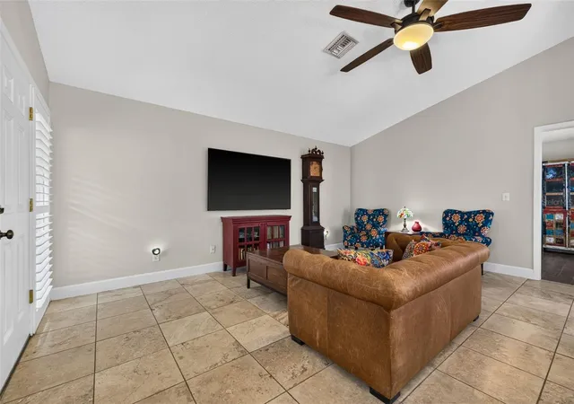 5th image of 495 St Tropez Cir Ne, St Petersburg, FL 33703 | MLS# TB8539909