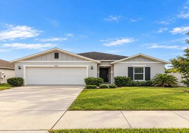 Single family home for sale at 1425 Engelberg St, Winter Haven, FL 33881 | MLS# L4964379