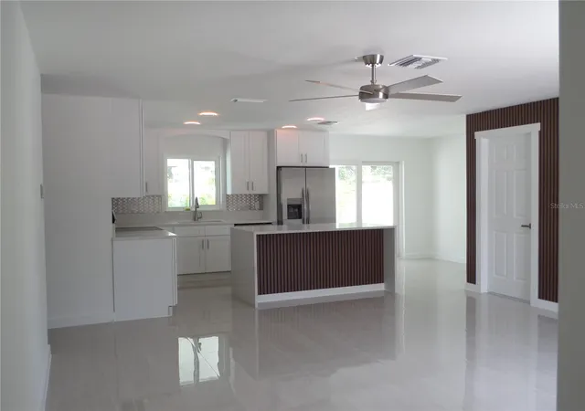 Photo 2 of Single family home for sale at 4925 Silk Oak Dr, Sarasota, FL 34232 | MLS# A4703314 | Listing updated on 2026-08-25