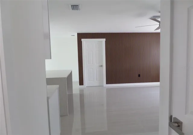 Photo 4 of Single family home for sale at 4925 Silk Oak Dr, Sarasota, FL 34232 | MLS# A4703314 | Listing updated on 2026-08-25