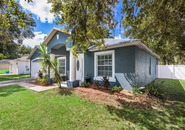 4th image of 1031 E Walts Ave, Deland, FL 32724 | MLS# V4950793