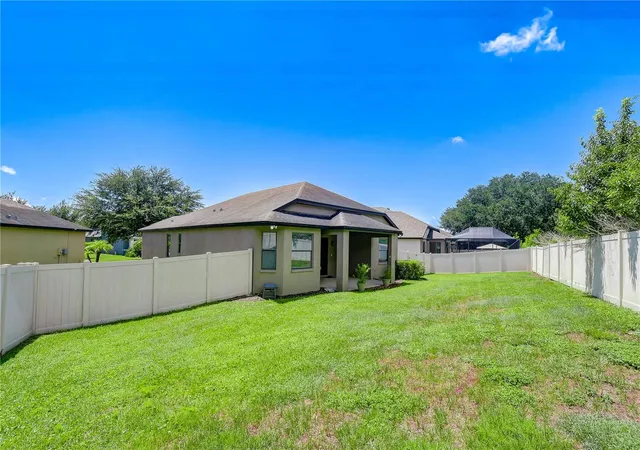 Photo 3 of Single family home for sale at 826 Vino Verde Cir, Brandon, FL 33511 | MLS# TB8539941 | Listing updated on 2026-10-20