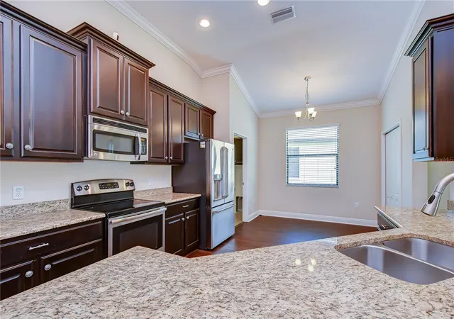 Photo 4 of Single family home for sale at 826 Vino Verde Cir, Brandon, FL 33511 | MLS# TB8539941 | Listing updated on 2026-10-20