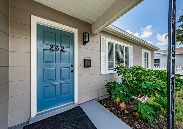 2nd image of 262 40 Ave Ne, St Petersburg, FL 33703 | MLS# TB8539944