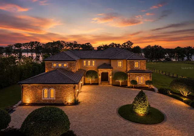 Photo 4 of Single family home for sale at 746 Lake Mills Rd, Oviedo, FL 32766 | MLS# O6434531 | Listing updated on 2026-10-08