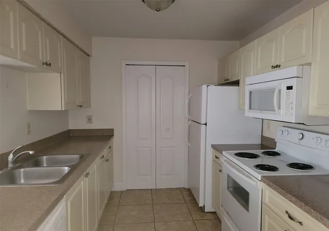5th image of 2550 N Alafaya Trl #2103, Orlando, FL 32826 | MLS# O6434553